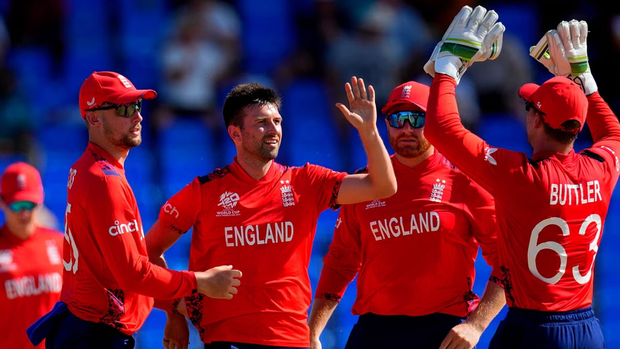 మ్యాచ్ గురించి మాట్లాడితే, ఇంగ్లండ్‌తో ఓమన్ జట్టు మొదట బ్యాటింగ్‌కు వచ్చింది. అయితే, ఇంగ్లండ్ బౌలర్ల ముందు జట్టు మొత్తం పేకమేడలా కుప్పకూలింది. ఓమన్ తరపున షోయబ్ ఖాన్ అత్యధిక ఇన్నింగ్స్ ఆడాడు. అంటే, 11 పరుగులు చేశాడు. అతను తప్ప, జట్టులోని ఏ బ్యాట్స్‌మెన్ కూడా రెండంకెల స్కోరును చేరుకోలేకపోయాడు. ఓమన్ జట్టు మొత్తం కేవలం 47 పరుగులకే కుప్పకూలింది. ఈ మ్యాచ్‌లో ఇంగ్లండ్ తరపున ఆదిల్ రషీద్ గరిష్టంగా 4 వికెట్లు తీయగా, జోఫ్రా ఆర్చర్, మార్క్ వుడ్ తలో 3 వికెట్లు తీశారు.