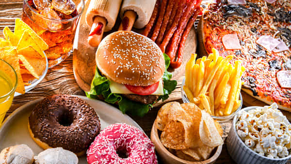Fast Food Effects: ఇష్టమని ఫాస్ట్ ఫుడ్ని తెగ తినేస్తున్నారా.. ఈ వ్యాధులకు వెల్కమ్ చెబుతున్నట్లే హెచ్చరిస్తున్న నిపుణులు