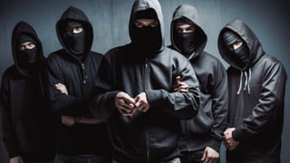 Hyderabad: ఎయిర్‌పోర్ట్‌లో అనుమానాస్పదంగా ప్యాసింజర్.. అతని బ్యాగ్ తనిఖీ చేయగా.. షాక్