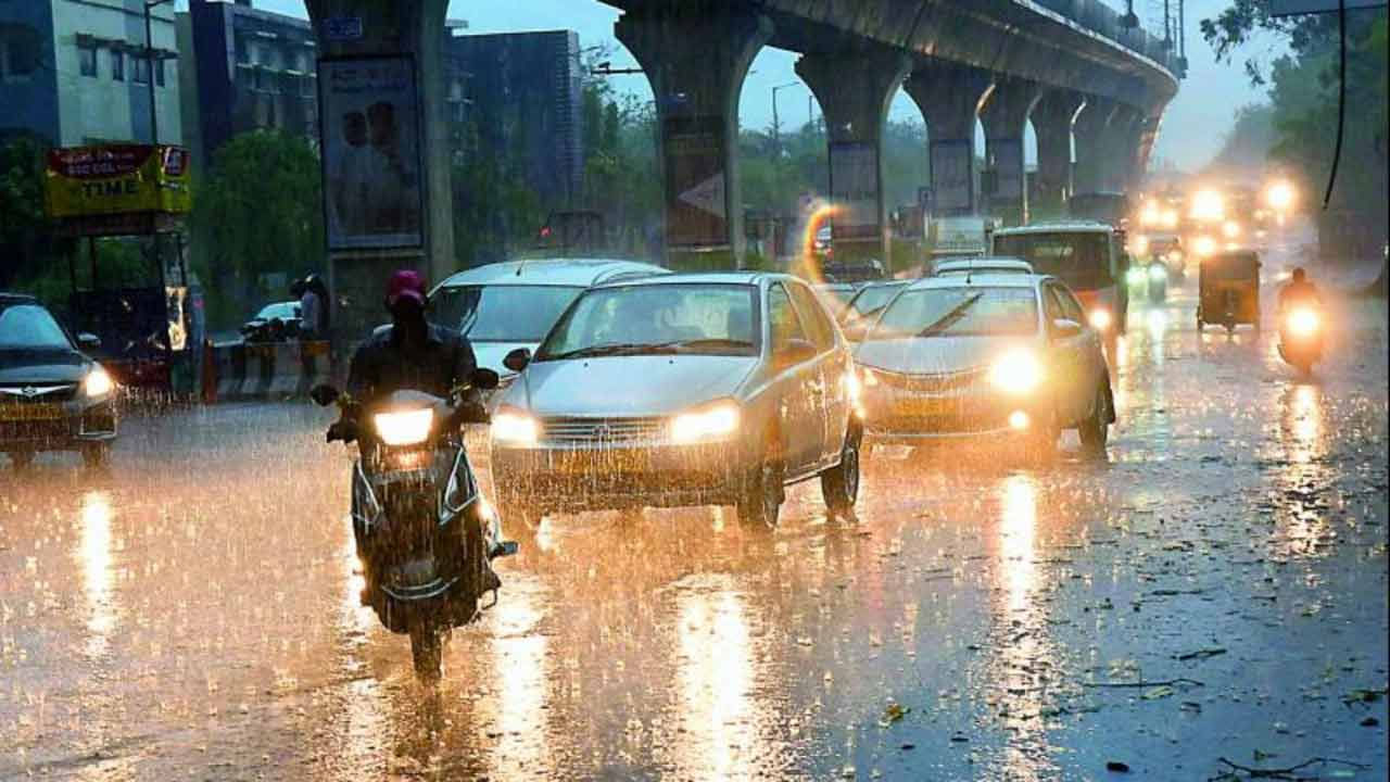 Hyderabad: ఇప్పుడే అందిన వార్త.. హైదరాబాద్‌లో కుండపోత వర్షం పడే ఛాన్స్.. బీ అలెర్ట్.!