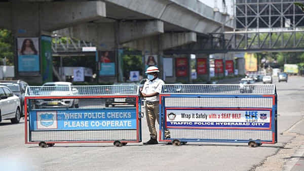 Hyderabad: అర్ధరాత్రి నుంచి హైదరాబాద్లో ట్రాఫిక్ ఆంక్షలు.. ఇవిగో వివరాలు