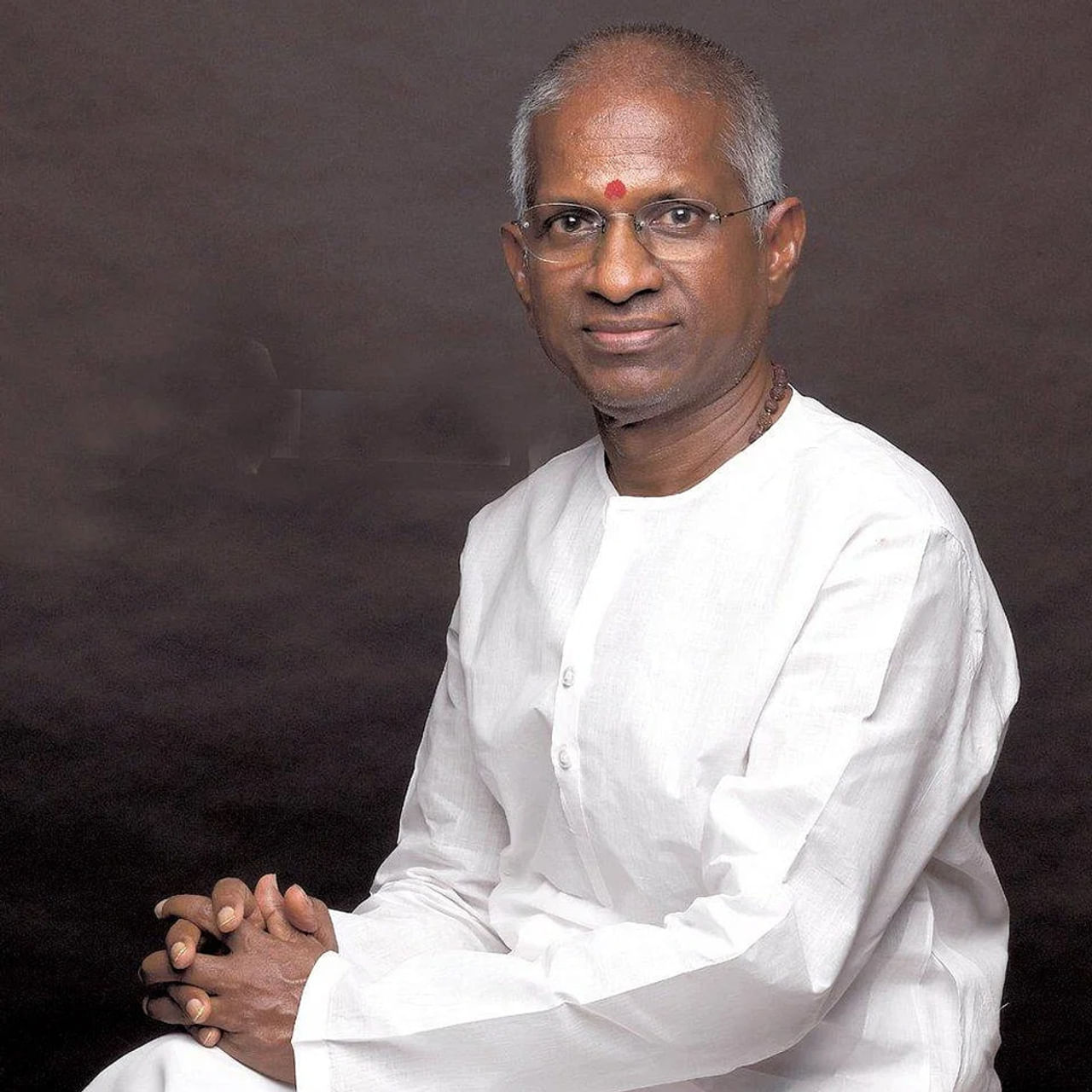 కోలీవుడ్‌లో బయోపిక్స్ సందడి మళ్లీ ఊపందుకుంది. ఇళయరాజా బయోపిక్‌ తెరకెక్కుతోంది. మరోవైపు రజనీకాంత్‌ బయోపిక్‌ గురించి వార్తలు వైరల్‌ అవుతున్నాయి. 