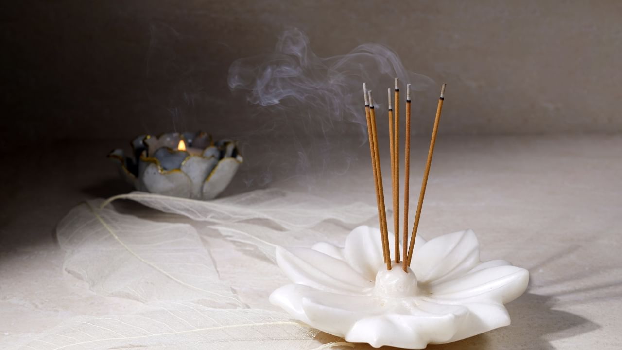 Incense Stick అగరు బత్తీలు వెలిగిస్తున్నారా.. ఈ విషయాలు మీ కోసమే! Telugu News So many Side