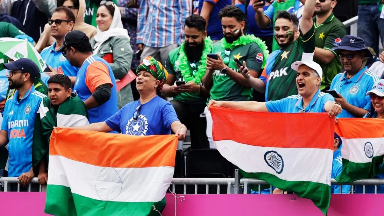 T20 World Cup 2024:పాక్ అభిమానుల క్రీడాస్ఫూర్తి.. 'జై హింద్' అంటూ భారతీయులతో కలిసి డ్యాన్సులు.. వీడియో