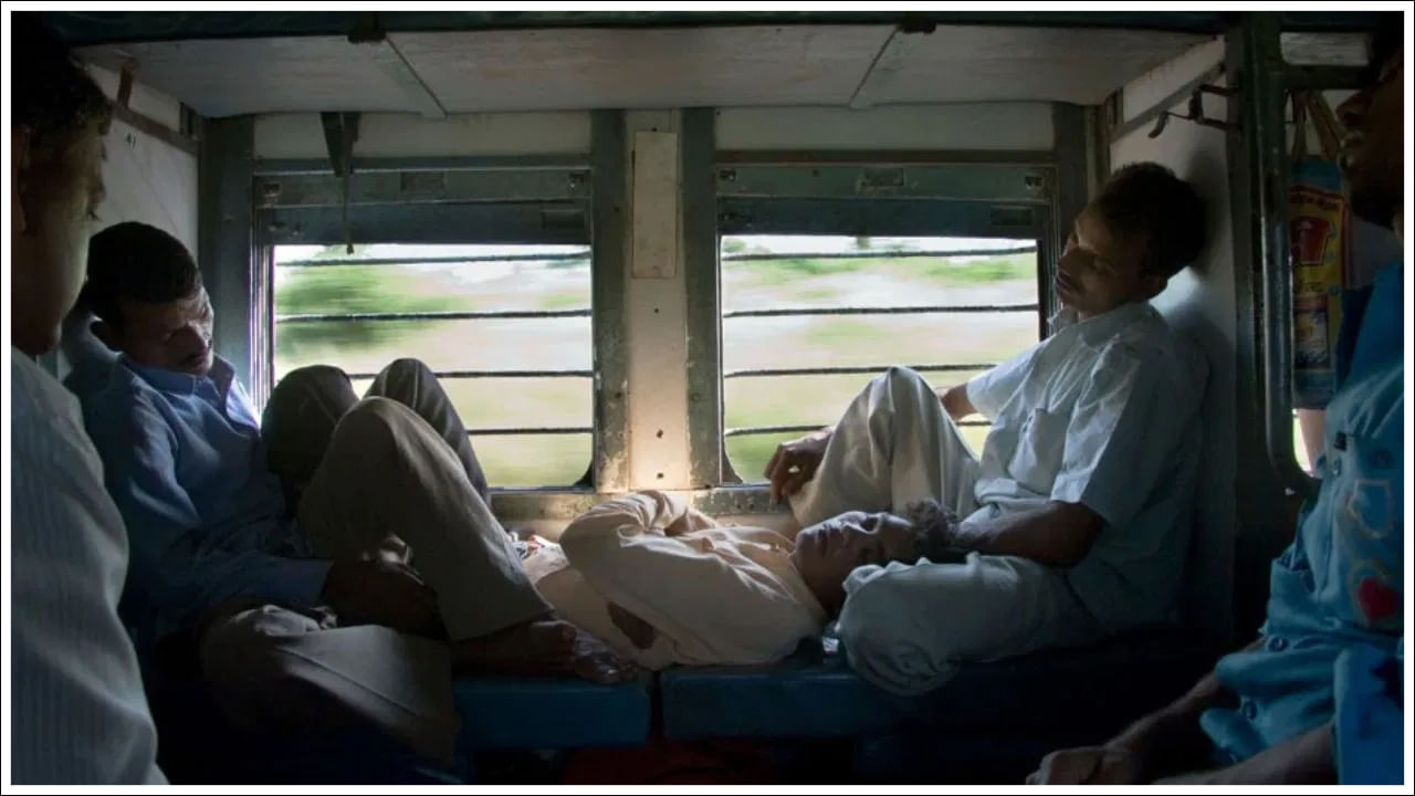 Indian Railways: మీరు రిజర్వేషన్‌ చేసుకున్న సీటులో వేరేవాళ్లు కూర్చున్నారా? ఇలా చేయండి