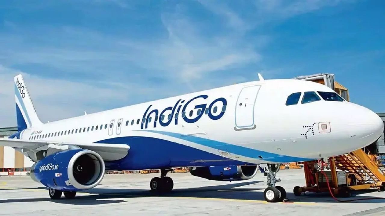 Indigo Airlines: విమాన ప్రయాణికులకు బంఫర్ ఆఫర్.. ఇండిగో ప్రత్యేక తగ్గింపు ఈ నెలాఖరు వరకే..