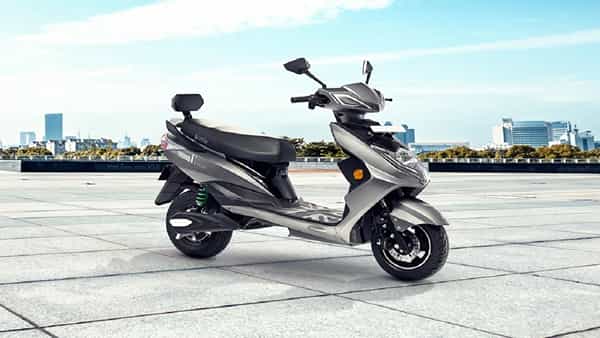 iVoomi S1 Lite: మార్కెట్లో మరో నయా స్కూటర్ రిలీజ్ చేసిన ఇవూమీ.. తక్కువ ధరకే మతిపోయే ఫీచర్స్