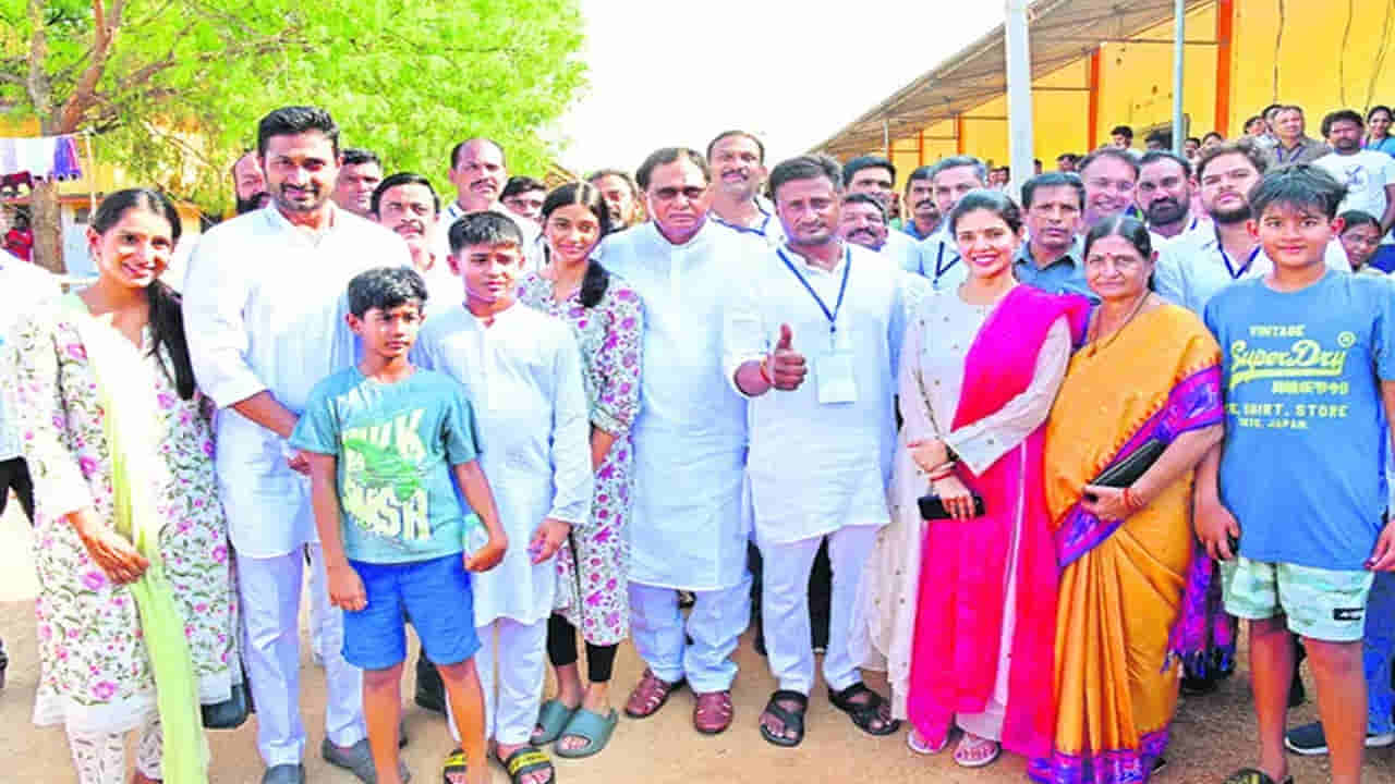 Telangana: జాక్‌పాట్ కొట్టిన కాంగ్రెస్ పార్టీ కురువృద్ధుడు.. చిన్ని కొడుకు ఎమ్మెల్యే.. పెద్ద కొడుకు ఎంపీ!