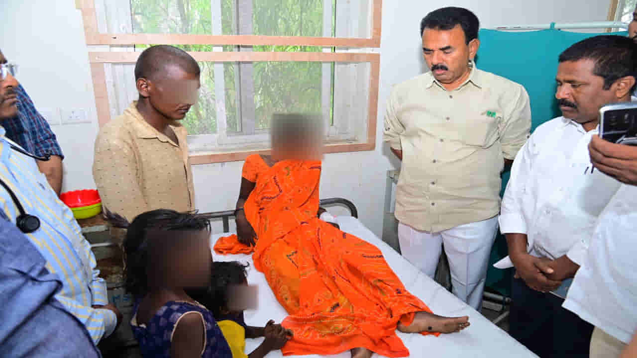 Telangana: ఆదివాసీ బాధిత మహిళను పరామర్శించిన మంత్రి జూపల్లి.. అండగా ఉంటానని భరోసా