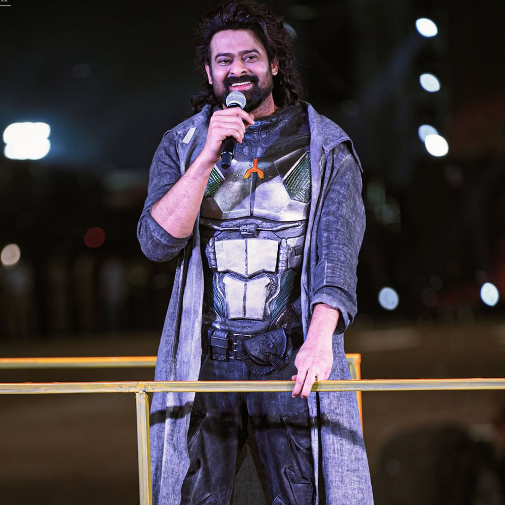 మ్యూజిక్‌ విషయంలో పుష్పరాజ్‌కి మాత్రం పాజిటివ్‌ టాక్ వినిపిస్తోంది. ఇప్పటికే పుష్ప 2 నుంచి రెండు సాంగ్స్ రిలీజ్ అయ్యాయి. హీరో ఎలివేషన్‌ నేపథ్యంలో డిజైన్ చేసిన టైటిల్ సాంగ్‌తో పాటు సూసేకి అంటూ సాగే మాస్ డ్యూయెట్‌ కూడా ఆడియన్స్‌ ముందుకు వచ్చింది. ఈ రెండు పాటలకు మంచి రెస్పాన్స్ వచ్చింది. దీంతో పుష్పరాజ్‌ జోరును మ్యాచ్‌ చేసే నెంబర్‌ కావాలంటే మిగిలిన మూవీ టీమ్స్ మీద ప్రెజర్‌ పెరుగుతోంది.