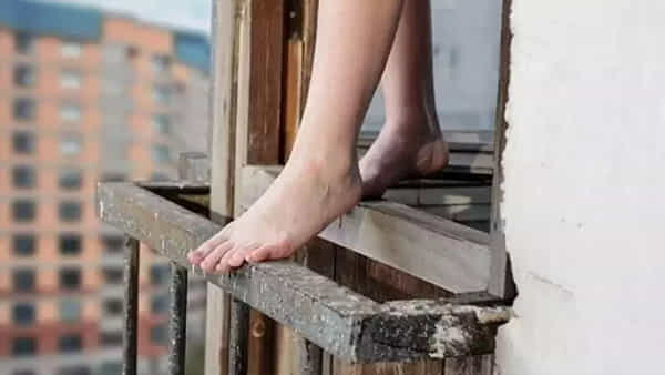 Kota Student Suicide: కోటాలో మరో విద్యార్ధి మృతి.. భవనంపై నుంచి దూకి సూసైడ్! నీట్ యూజీ ఫలితాలే కారణమా?