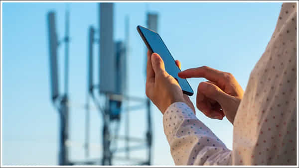 Mobile Network: విచిత్రం.. ఒకే నెంబర్పై రెండు నెట్వర్క్లు..