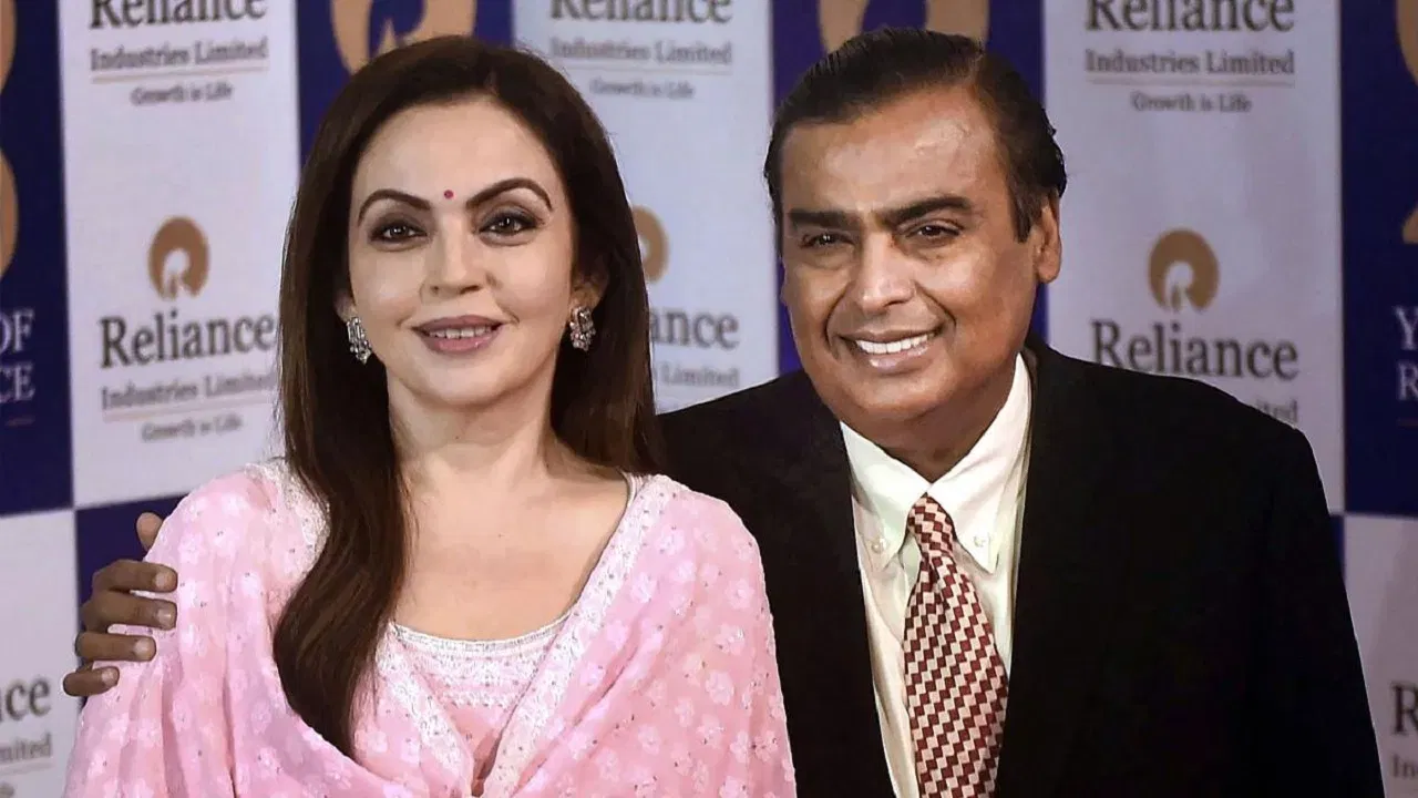 Mukesh Ambani: అంబానీ సంపద కరగాలంటే ఎన్నేళ్లు పడుతుందో తెల్సా..? లెక్కలు చూస్తే షాకే