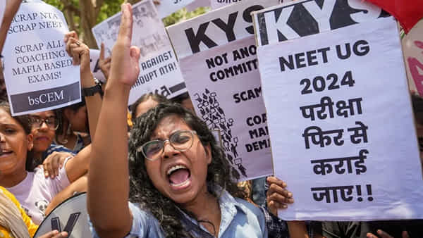 NEET UG Re-Exam Admitcard: నీట్ యూజీ 2024 రీఎగ్జామ్కు అడ్మిట్కార్డులు విడుదల! పేపర్ లీక్ సంగతేంటంటూ రగడ..