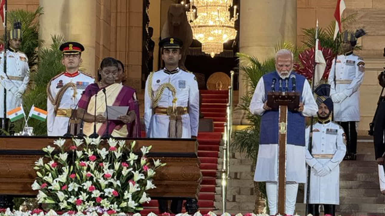 భారతదేశ ప్రధానిగా మోదీ మూడోసారి ప్రమాణస్వీకారం చేశారు. రాష్ట్రపతి భవన్లో రాష్ట్రపతి ద్రౌపదీ ముర్ము ఆయనతో ప్రమాణం చేయించారు. 2014లో మోదీ తొలిసారి ప్రధానిగా బాధ్యతలు చేపట్టారు. 2019లోనూ విజయం సాధించి తిరుగులేని నేతగా ఎదిగారు. 2024 ఎన్నికల్లోనూ ఎన్డీయేకు 293 స్థానాలు దక్కడంతో మళ్లీ ప్రధానిగా పగ్గాలు చేపట్టే అవకాశం లభించింది.