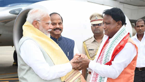 Odisha: ఒడిశాలో కొలువుదీరిన కొత్త సర్కార్.. మోదీ సమక్షంలో మోహన్ చరణ్ మాఝి ప్రమాణస్వీకారం