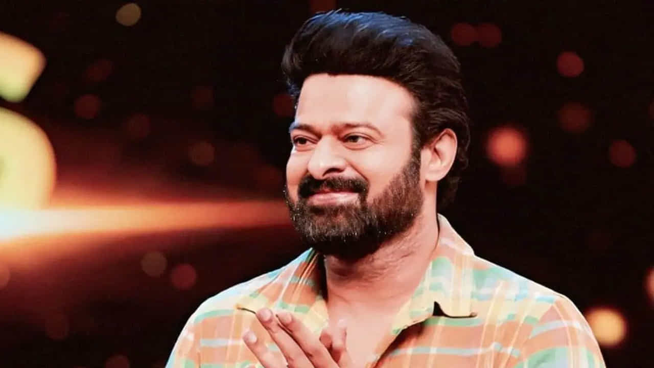 ప్రభాస్ తర్వాత మీరు కొంతమంది తెలుగు హీరోలు కూడా ఇందులో ఉన్నారు. రామ్ చరణ్కు 31వ స్థానం దక్కింది. అలాగే అల్లు అర్జున్ 47.. జూనియర్ ఎన్టీఆర్ 67.. మహేష్ బాబు 72వ స్థానాల్లో నిలిచారు.