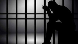 Hyderabad: ఎయిర్‌పోర్ట్‌లో అనుమానాస్పదంగా ప్యాసింజర్.. అతని బ్యాగ్ తనిఖీ చేయగా.. షాక్