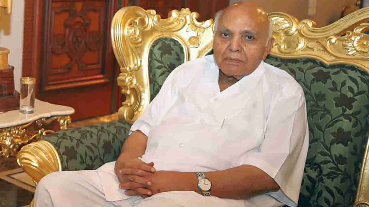 Ramoji Rao: రామోజీ రావు మృతికి టాలీవుడ్ నివాళి.. ఆదివారం సినిమా షూటింగ్స్ బంద్..