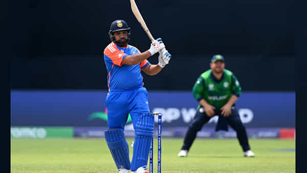 IND vs IRE: కోహ్లీ రికార్డ్ బ్రేక్ చేసిన రోహిత్.. టీ20 హిస్టరీలో రెండో భారత ఆటగాడిగా రికార్డ్..