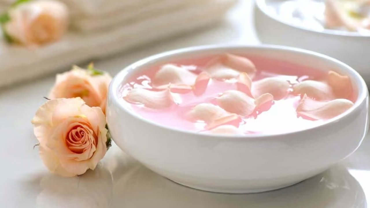 Skin care Tips: పొరపాటున కూడా రోజ్ వాటర్లో వీటిని కలపకండి.. మీ చర్మం పాడైపోతుంది