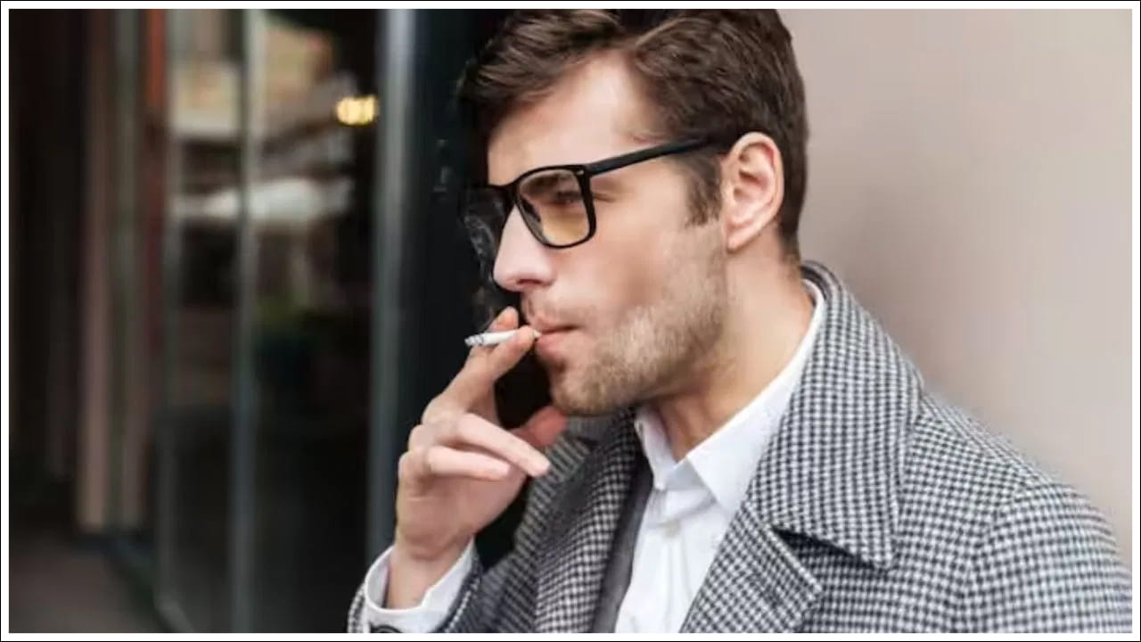 'హీట్ స్ట్రోక్' లేదా 'హీట్ ఇంజురీ' ప్రాణాంతకం కావచ్చు. అయితే, వేసవిలో సిగరెట్ తాగడం వల్ల కలిగే నష్టం చాలా రెట్లు పెరుగుతుంది. ధూమపానం చేయని వారికి, అంటే పాసివ్ స్మోకర్లకు ప్రమాదం రెట్టింపు అవుతుంది. ప్రతి సంవత్సరం 1 మిలియన్ మంది ప్రజలు సిగరెట్ తాగకపోయినా సెకండ్ హ్యాండ్ స్మోక్ వల్ల మరణిస్తున్నారు.