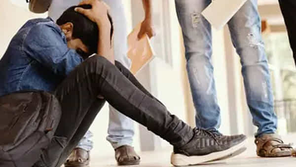 Ragging: జవహర్ నవోదయలో ర్యాగింగ్ భూతం.. ఐదుగురు ఇంటర్ విద్యార్థులపై సస్పెండ్ వేటు!