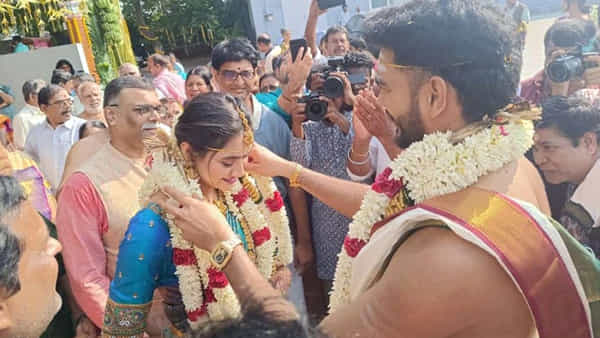 Team India: బ్యాచిలర్ లైఫ్కు బై బై.. స్నేహితురాలితో కలిసి పెళ్లిపీటలెక్కిన టీమిండియా క్రికెటర్.. ఫొటోస్ వైరల్