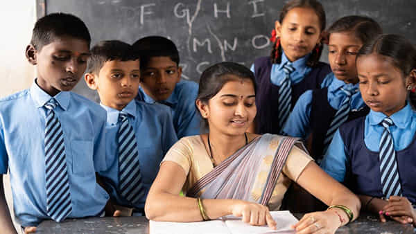 TG DSC Exam Dates: డీఎస్సీకి భారీగా దరఖాస్తులు.. త్వరలో హాల్టికెట్లు విడుదల