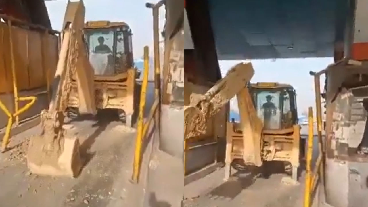 Toll Booth: టోల్ ట్యాక్స్ చెల్లించమని అడిగిన సిబ్బంది.. ఏకంగా బూత్ను బుల్డోజర్తో తొక్కించిన డ్రైవర్.. వైరలవుతున్న వీడియో