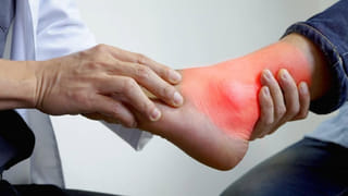 ప్లాస్టిక్ బాటిళ్లలో నీళ్లు తాగే అలవాటుందా..? ఆ ప్రమాదకర వ్యాధిని కొనితెచ్చుకున్నట్లే.. డేంజర్