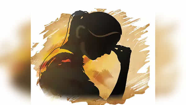 Telangana: గుండె కుడి వైపు ఉందని భార్యను వదిలేసిన భర్త.. ఆపై ఏం చేశాడో తెలుసా..?