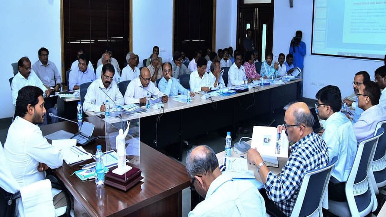 YS Jagan Camp Office: తెరపైకి ఫర్నీచర్ రాజకీయం.. మాజీ సీఎం జగన్ క్యాంపు ఆఫీస్ చుట్టూ రగడ..