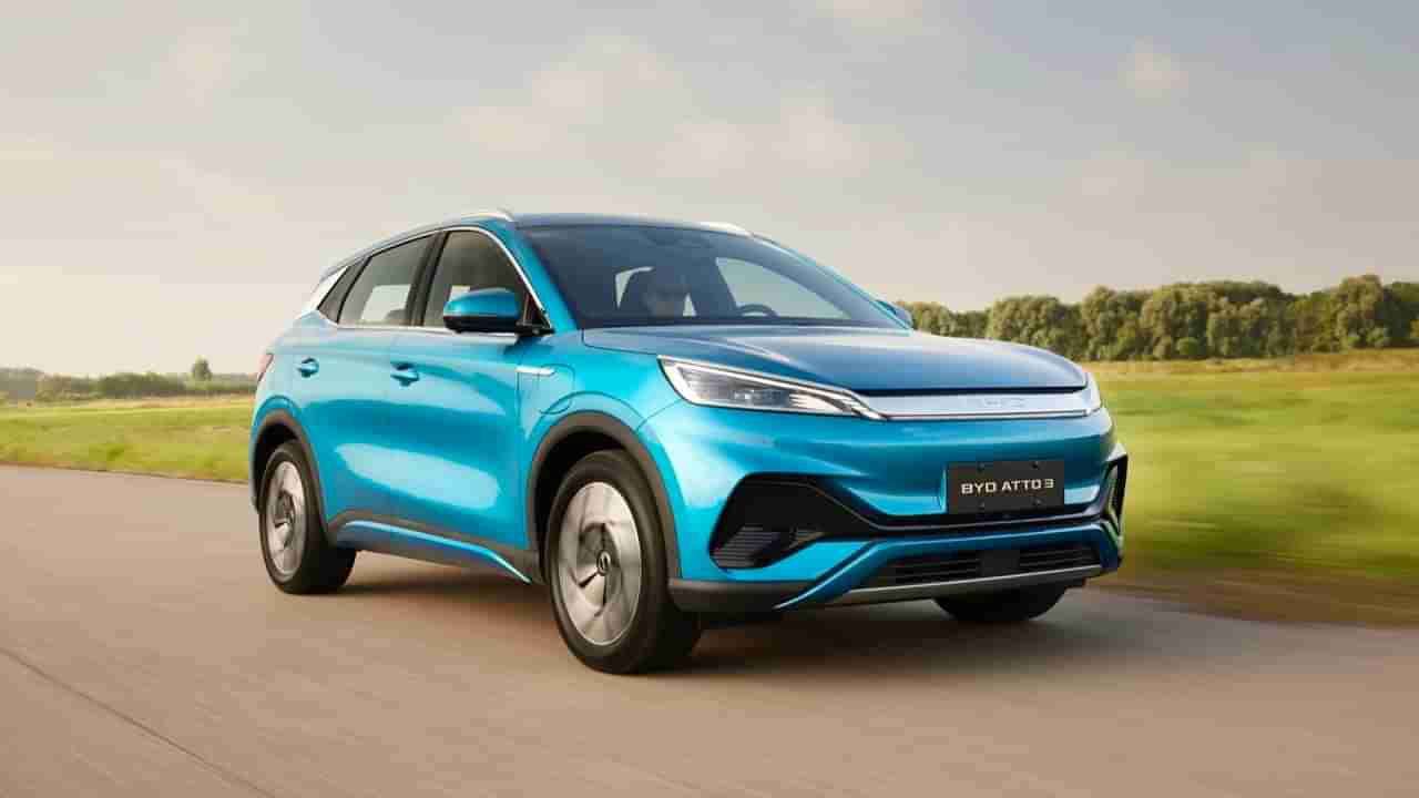 BYD Atto 3 Electric: తక్కువ ధరకే లగ్జరీ ఈ-కార్.. సింగిల్ చార్జ్‌పై ఏకంగా 521కి.మీ.