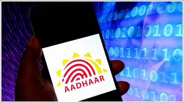 Aadhaar: మీ ఆధార్లో మొబైల్ నంబర్ను మార్చుకోవడం ఎలా? పూర్తి వివరాలు