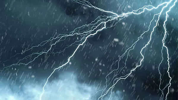 AP Rains: వరుస అల్పపీడనాలు.. ఉరుములు, మెరుపులతో ఏపీలో భారీ వర్షాలు.. లేటెస్ట్ వెదర్ రిపోర్ట్
