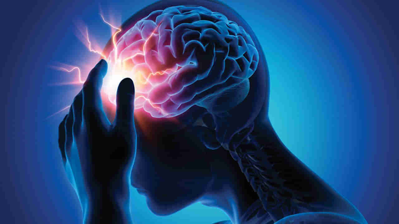 Brain Stroke: బ్రెయిన్‌ స్ట్రోక్‌ వచ్చిన గంటలో ఏం చేయాలి.? ప్రాణాలు కాపాడుకోవాలంటే