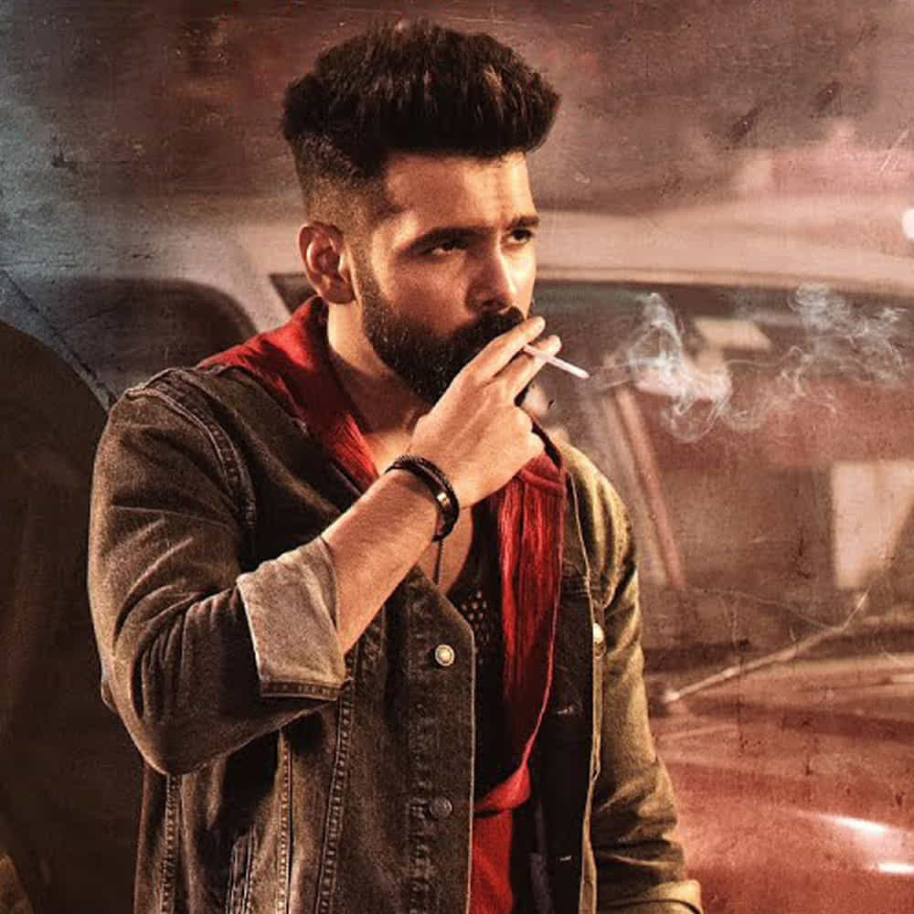 రీసెంట్‌గా డబుల్‌ ఇస్మార్ట్ పాటలను విన్నవారు ... కేసీఆర్‌ పాపులర్‌ డైలాగ్‌ని ఎంత బాగా వాడారు అంటూ ఆశ్చర్యం వ్యక్తం చేస్తున్నారు. పక్కా మాస్‌గా సాగే డబుల్‌ ఇస్మార్ట్ లోని మార్‌ ముంత చోడ్‌ చింత సాంగ్‌లో ఏం జేద్దాం అంటావ్‌ మరి... అనే లైన్‌ వచ్చినప్పుడు కుర్రకారులో హై మామూలుగా లేదు... ఈ తరహా పాటలు రీసెంట్‌ టైమ్‌లో ఇంకేం వచ్చాయా? అంటూ సెర్చ్ మొదలుపెట్టేశారు. 
