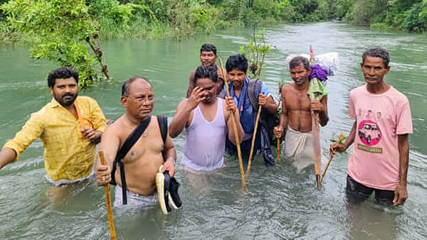 Doctor Dangerous Journey: ఎవరైనా సరే ఆ గూడెం చేరాలంటే ప్రాణాలు ఫణంగా పెట్టాల్సిందే..!