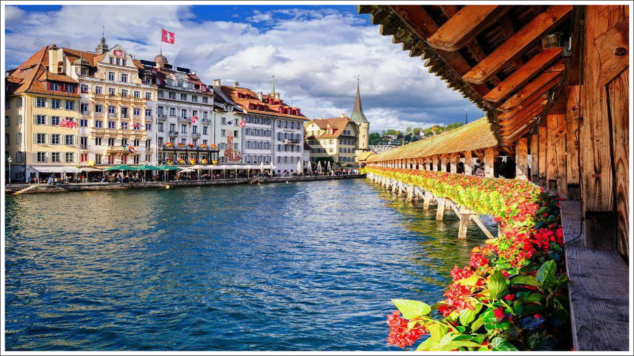 స్విట్జర్లాండ్‌ (Switzerland)లో కూడా రోడ్ డ్రిప్పింగ్ చేసే అవకాశం ఉంది. ఎందుకంటే ఇక్కడ ఇండియన్ డ్రైవింగ్ లైసెన్స్ ఏడాది పాటు చెల్లుబాటు అవుతుంది. ఇక్కడ మీరు లైసెన్స్ ఇంగ్లీష్ కాపీని తీసుకెళ్లాలి.