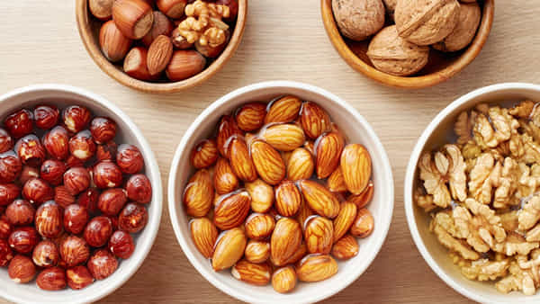 Diabetes Patients: ఈ డ్రైఫ్రూట్స్ను నానబెట్టి తినడం షుగర్ పేషెంట్స్కు ఓ వరం అంటున్న నిపుణులు.. అవి ఏమిటంటే