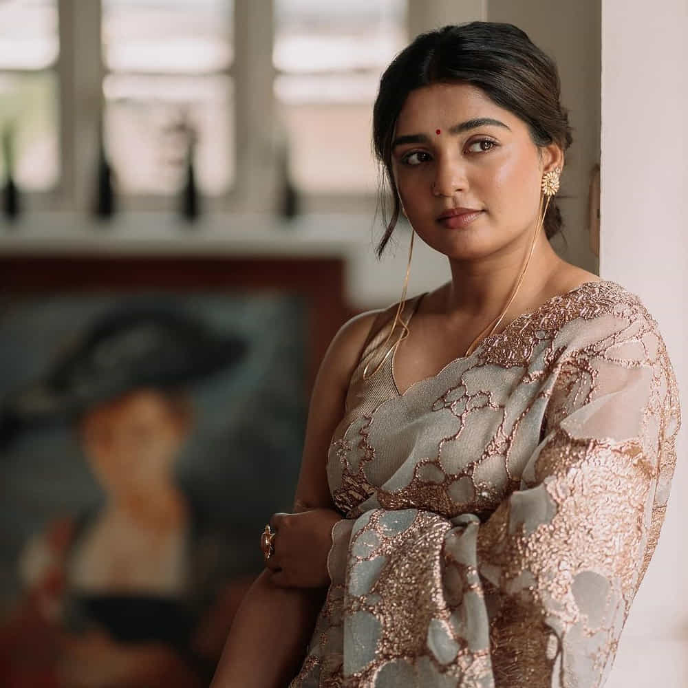 జాను సినిమాల్లో చైల్డ్ ఆర్టిస్టుగా కనిపించిన ఈ అమ్మాయి ఇప్పుడు బొద్దుగా మారిపోయింది. అందం, అభినయంతో కట్టిపడేసిన జాను.. ఇప్పుడు చీరకట్టులో మంత్రముగ్దులను చేస్తోంది. 