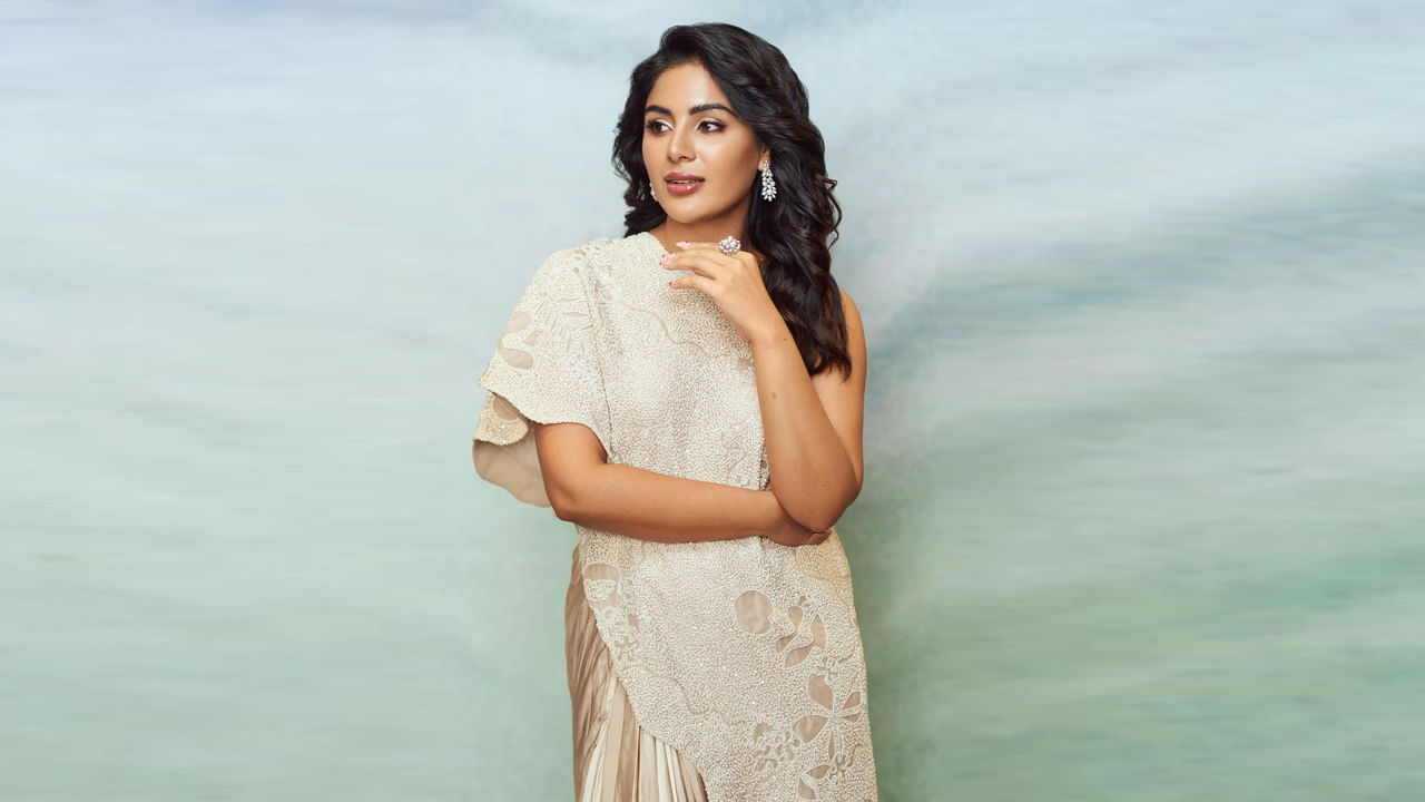 Heroine Samyuktha