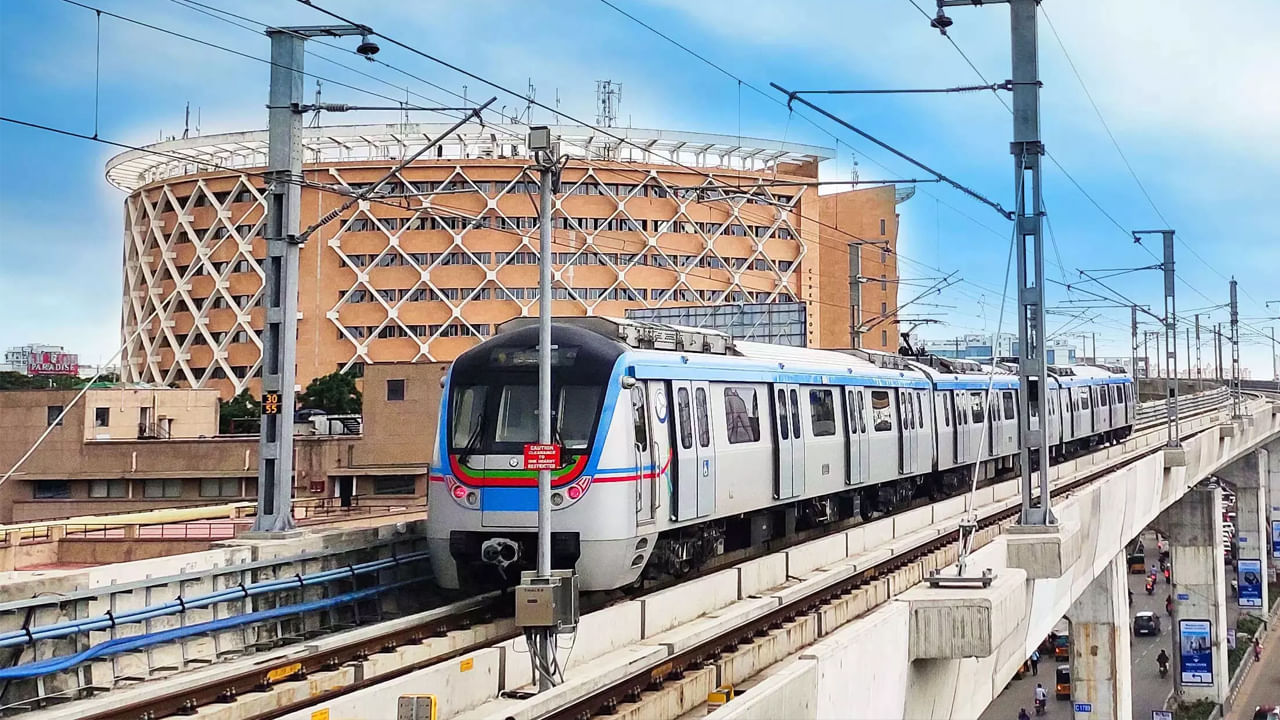 Hyderabad Metro: హైదరాబాద్‌ మెట్రో ప్రయాణికులకు గుడ్‌ న్యూస్‌.. ఆ ఆఫర్లను పొడగిస్తూ..