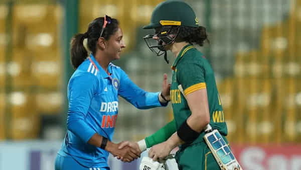 INDW vs SAW: పేలవమైన ఫీల్డింగ్, బౌలింగ్.. కట్చేస్తే.. సిరీస్లో తొలిసారి ఓడిన భారత్..