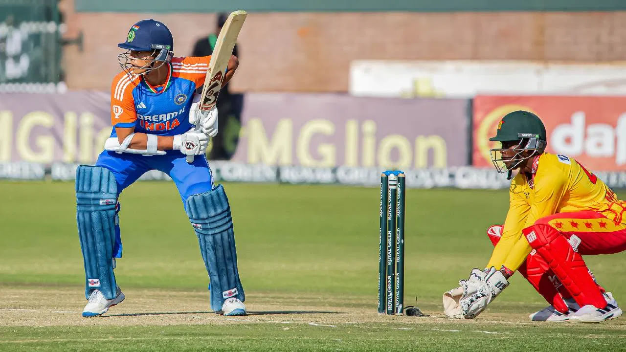 Yashasvi Jaiswal T20I Records: హరారే వేదికగా జింబాబ్వేతో జరిగిన 4వ టీ20 మ్యాచ్‌లో టీమిండియా ఘన విజయం సాధించింది. ఈ మ్యాచ్‌లో తుఫాన్ బ్యాటింగ్‌ను ప్రదర్శించిన భారత జట్టు ఓపెనర్‌ యశస్వి జైస్వాల్‌ ప్రత్యేక రికార్డులు సృష్టించాడు.