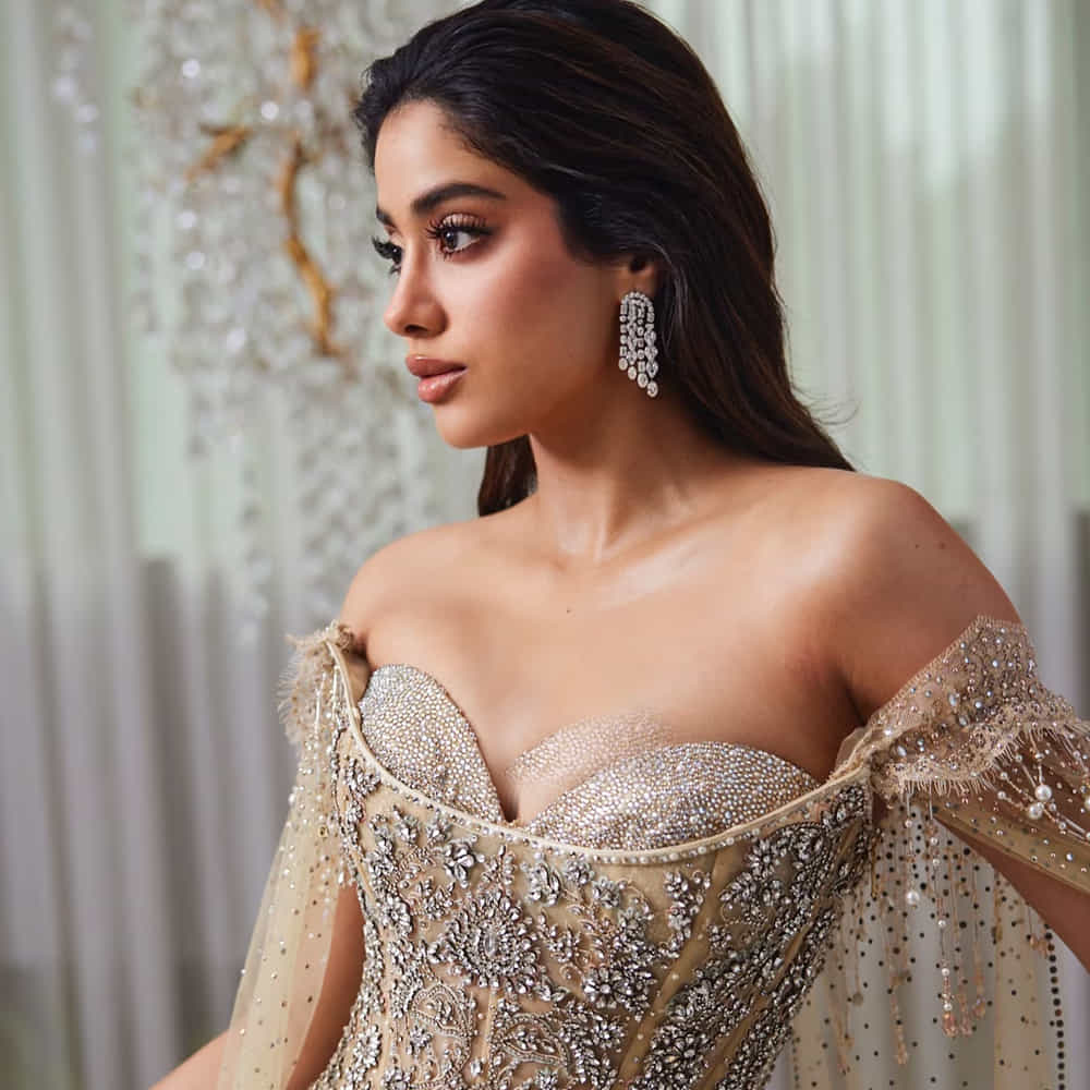 ఈ సినిమా తర్వాత రామ్ చరణ్ హీరోగా నటిస్తున్న సినిమాలోనూ జాన్వీ హీరోయిన్ గా ఎంపికైంది. బుచ్చి బాబు దర్శకత్వంలో తెరకెక్కుతోన్న సినిమాలో జాన్వీ హీరోయిన్ గా చేస్తుంది. ఈ సినిమా ఇటీవలే పూజా కార్యక్రమాలు జరుపుకుంది.