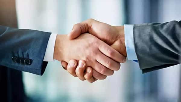 LIC Policy: ఆ బ్యాంకుతో ఎల్ఐసీ కీలక ఒప్పందం.. లక్ష్యం అందరికీ జీవిత బీమా..