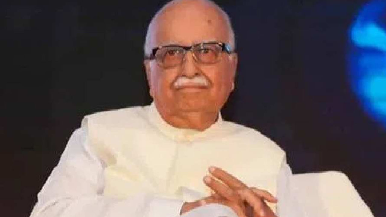 LK Advani: దేశ మాజీ ఉప ప్రధాని అద్వానీకి మళ్ళీ అస్వస్థత .. అపోలో ఆస్పత్రిలో చేరిక .. ఆరోగ్యం నిలకడగా ఉందని ప్రకటన