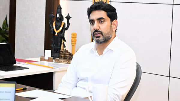 AP Schools: పాఠశాలల్లో సీబీఎస్ఈ, టోఫెల్ అమలుపై మంత్రి లోకేశ్ కీలక ప్రకటన